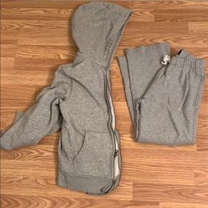 Children’s place sweatsuit Boys Large 10/12